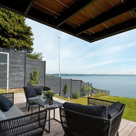 Herewardus - 10m To The Fjord By Interhome *