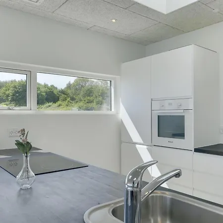 Herewardus - 10m To The Fjord By Interhome