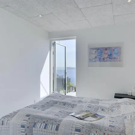 Herewardus - 10m To The Fjord By Interhome